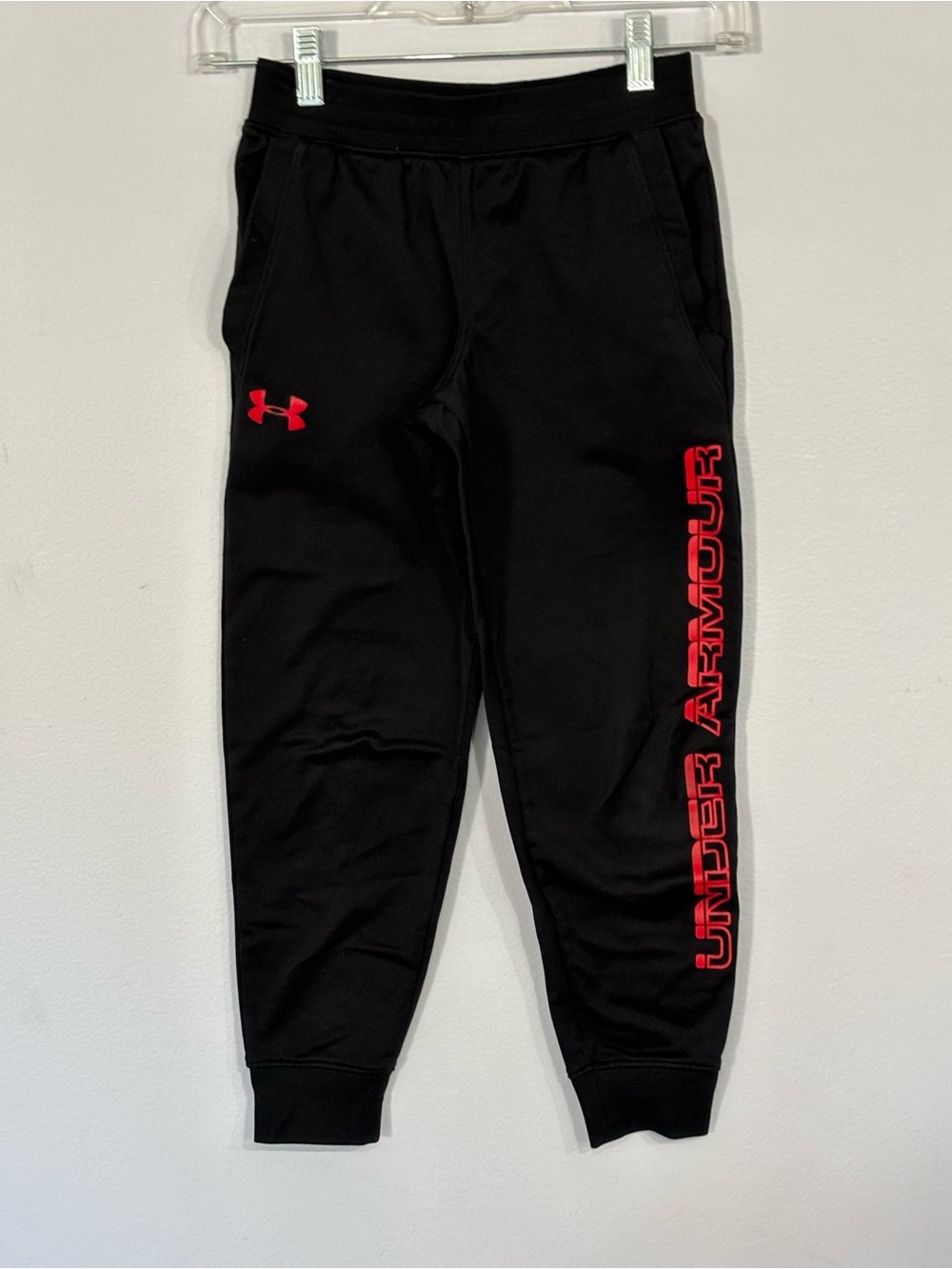 Under Armour Boys Black Performance Joggers Red Logo Accents Sweatpants Youth S